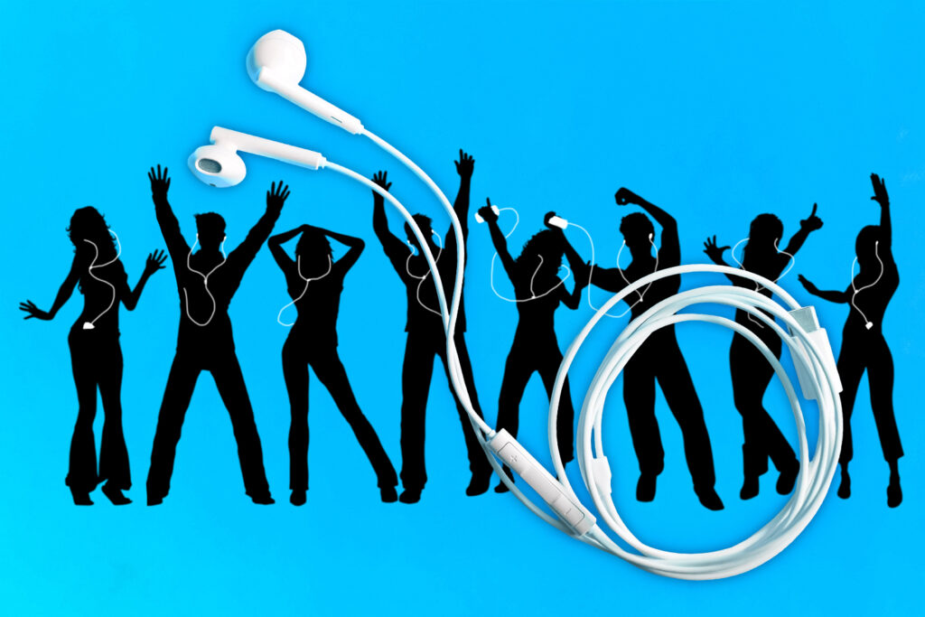 Apple-like dancers and some wired headphones